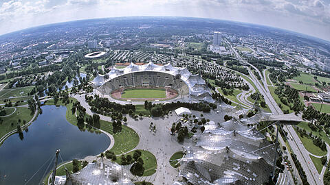 Das Olympiastadion, im Hintergrund ist die Parkharfe gut zu erkennen. (Archivbild)