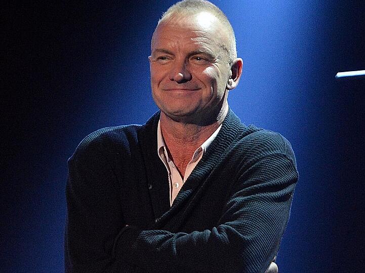Sting bei einem Konzert in Skandinavien