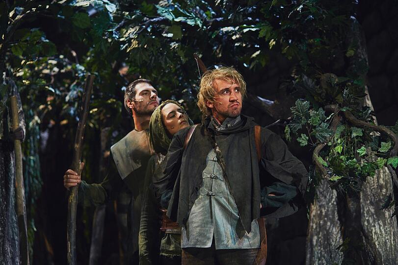 Szenen aus "Robin Hood" mit Thomas Lettow im Residenztheater.