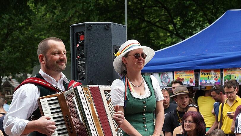 Das Glockenbachfest feierte am Samstag 20. Geburtstag, viele Besucher kamen und feierten mit. Die Bilder... Das Glockenbachfest feierte am Samstag 20. Geburtstag, viele Besucher kamen und feierten mit. Die Bilder...