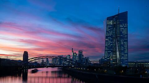 Die EZB hat die Leitzinsen im Euroraum deutlich gesenkt. (Archivbild)
