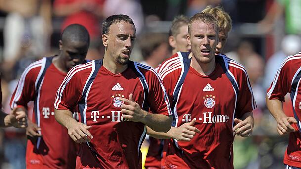 Von 2003 bis 2010 spielte Christian Lell für die erste Mannschaft des FC Bayern Münchens. Von 2003 bis 2010 spielte Christian Lell für die erste Mannschaft des FC Bayern Münchens.