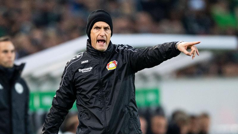Bayer Leverkusens Trainer Heiko Herrlich ist sich mit den Spielern einig, dass die "Leidenschaft" fehlt. Bayer Leverkusens Trainer Heiko Herrlich ist sich mit den Spielern einig, dass die "Leidenschaft" fehlt.