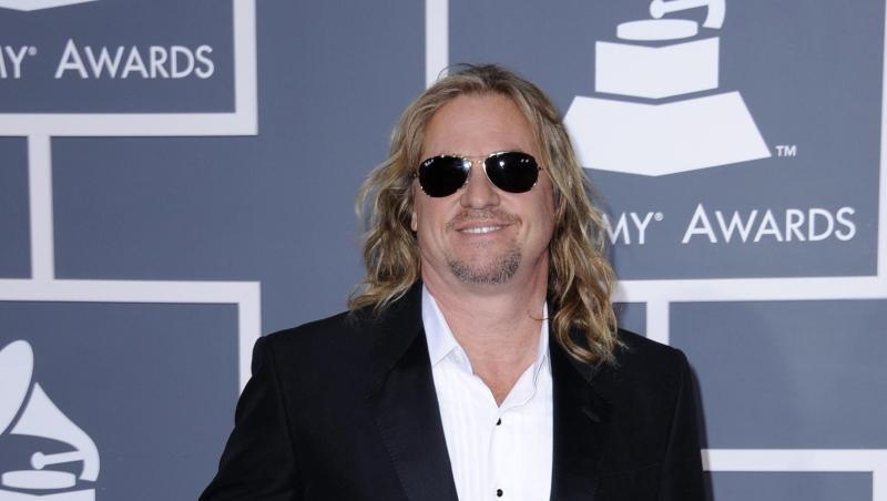 Val Kilmer schaut zurück und nach vorn. Val Kilmer schaut zurück und nach vorn.