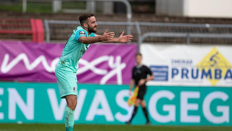 Haderte mit dem Platzverweis: Löwen-Kicker Morris Schröter.