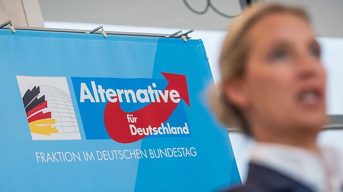 Die AfD-Fraktion im Bundestag wird um einen Abgeordneten kleiner.