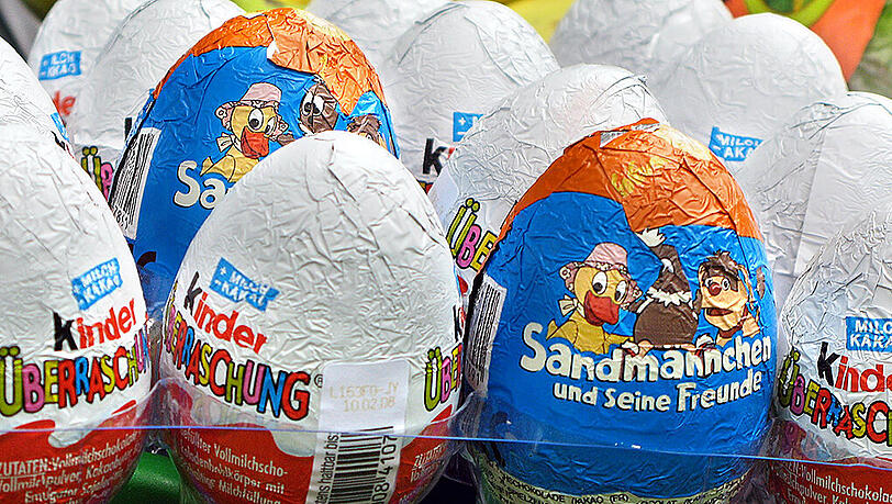 Schwere Vorwürfe gegen Ferrero: Die Überraschungseier sollen von Kindern produziert werden. Schwere Vorwürfe gegen Ferrero: Die Überraschungseier sollen von Kindern produziert werden.