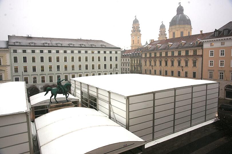 Das neue Medienzentrum am Wittelsbacherplatz für die am Freitag beginnende Sicherheitskonferenz steht bereit.