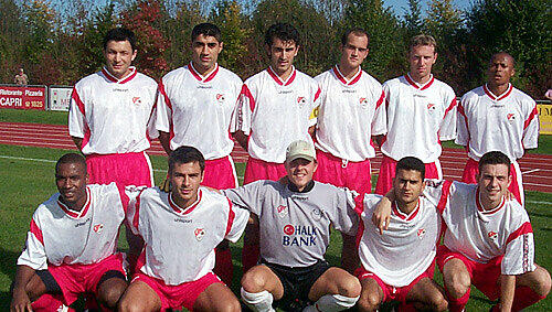 Links unten, das ist er: Cacau, im Dress von Türk Gücü München, im September 2000. Hier wurde der Nationalspieler entdeckt. Links unten, das ist er: Cacau, im Dress von Türk Gücü München, im September 2000. Hier wurde der Nationalspieler entdeckt.