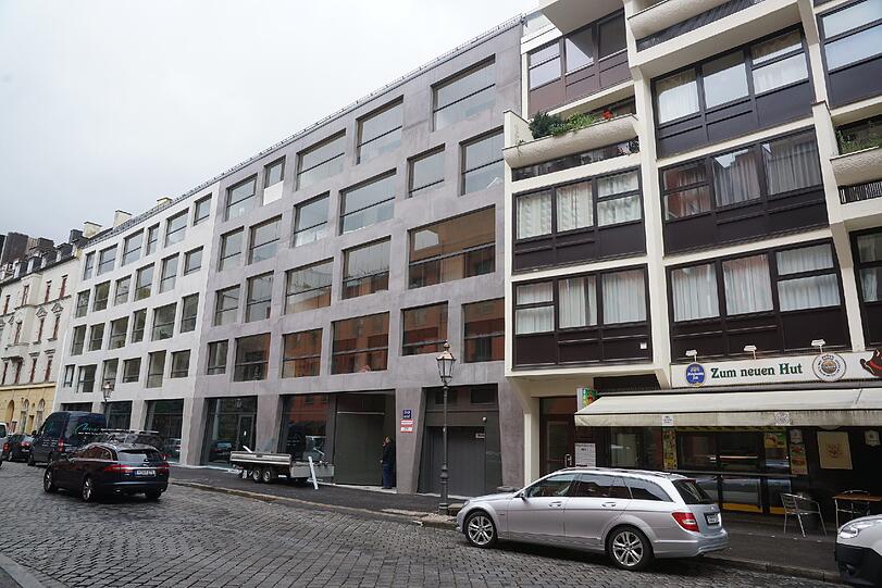 Heute steht an der Stelle der teure Neubau &bdquo;Monaco&ldquo; (Mitte).