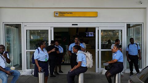 Dutzende Flüge wurden annulliert: Die Rückreise verzögert sich für viele Touristen.