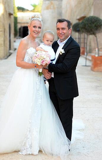 Falk und Andrea Raudies: Traumhochzeit auf Mallorca. Und noch etwas gab es zu feiern - der Sohn hatte Geburtstag.