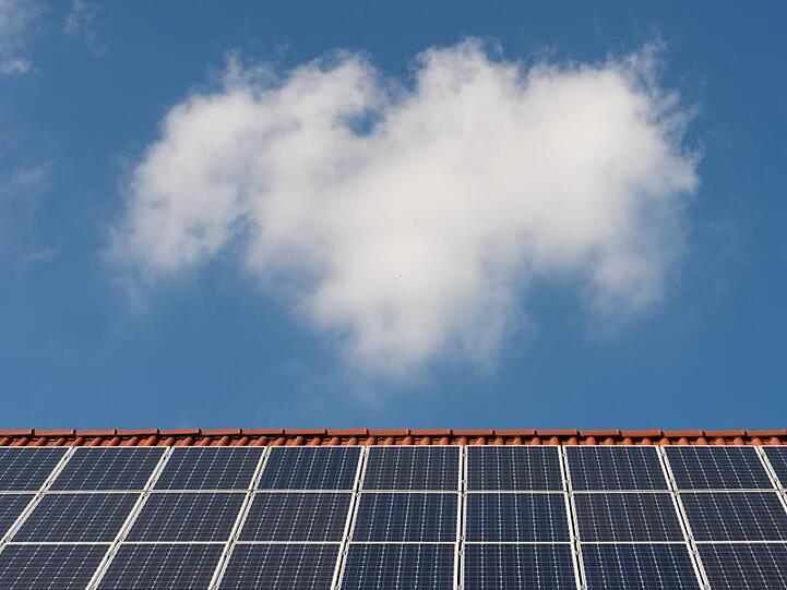 Im sehr sonnenreichen Juni war die Photovoltaik erstmals die stärkste Energiequelle gewesen.