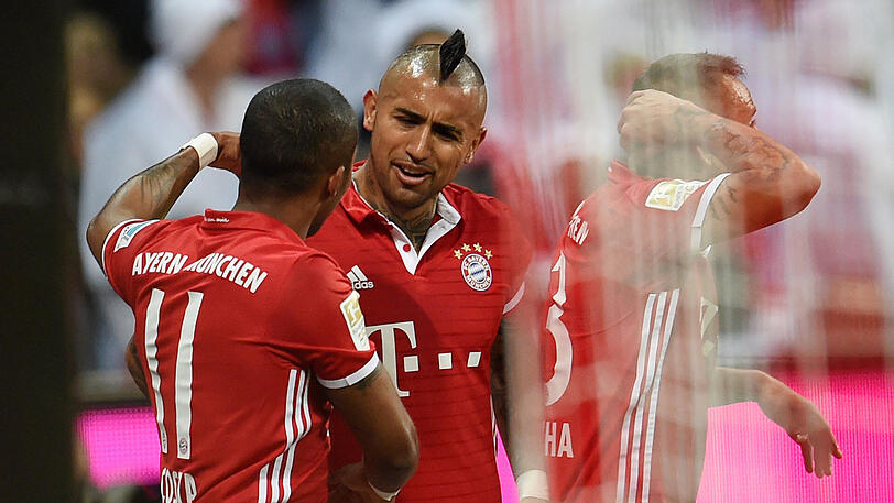 In Freiburg von Anfang an dabei: Die Bayern-Profis Douglas Costa (links) und Arturo Vidal.