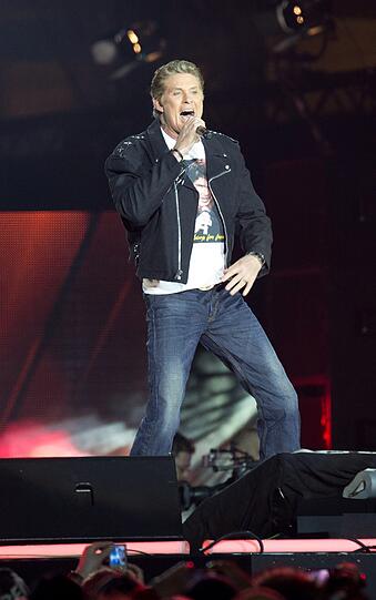 So feiert Berlin in das Jahr 2015: Die Silvester-Party am Brandenburger Tor mit David Hasselhoff und David Garrett - Die Bilder...