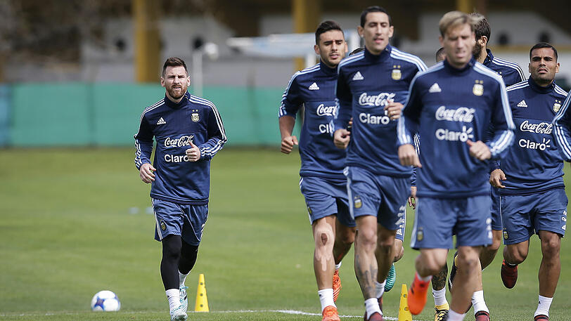 Topstar Lionel Messi muss mit Argentinien immer noch um die WM-Teilnahme in Russland bangen.
