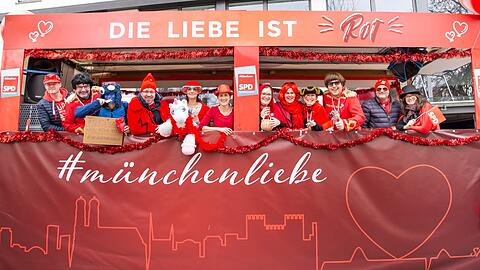 Als die Welt noch heile war: der Faschingswagen der SPD bei seinem letzten Auftritt vor der Pandemie.