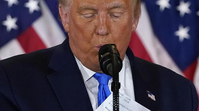 Donald Trump, Präsident der USA, hat angesichts der Verzögerung bei einem Wahlergebnis bei der US-Wahl von "Betrug" gesprochen.