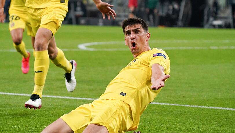 Villareals Gerard Moreno jubelt über sein Tor.