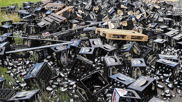 Die Auffahrt Neuherberg in Richtung Salzburg war wegen der Reinigungs- und Aufräumarbeiten stundenlang gesperrt. (Symbolbild)