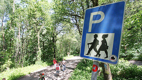 Auf diesem Weg im Reichswald fand die Prügelei statt. Hier wird das Amtsgericht morgen das Geschehen nachstellen. Auf diesem Weg im Reichswald fand die Prügelei statt. Hier wird das Amtsgericht morgen das Geschehen nachstellen.