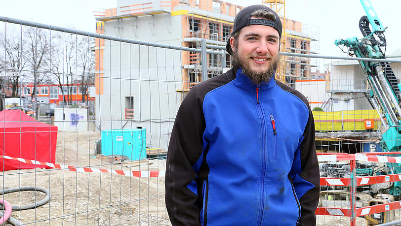 Baggerfahrer Tobias Schmuck. Baggerfahrer Tobias Schmuck.