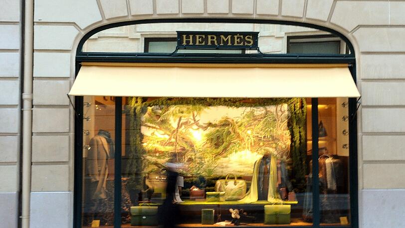 Die Hermes-Erben wehren sich gegen eine feindliche Übernahme - auch wenn die sich als "freundschaftlich gesinnt" anpreist. Die Hermes-Erben wehren sich gegen eine feindliche Übernahme - auch wenn die sich als "freundschaftlich gesinnt" anpreist.