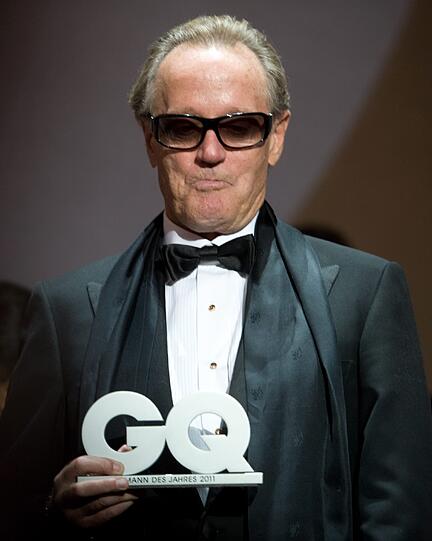 Alter Mann im feinen Zwirn.