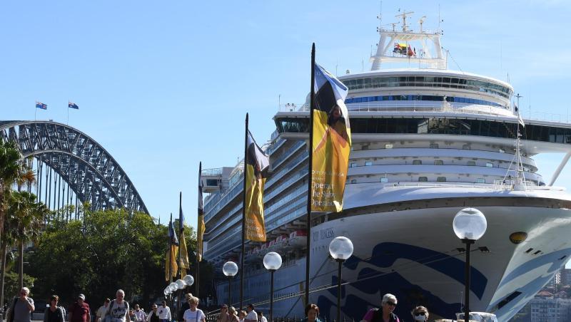 Passagiere verlassen Mitte März in Sydney die "Ruby Princess". Passagiere verlassen Mitte März in Sydney die "Ruby Princess".