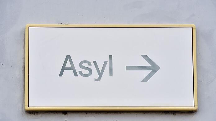 Die Zahl der Asylanträge in der EU ist im ersten Halbjahr im Vergleich zum Vorjahreszeitraum deutlich gestiegen.
