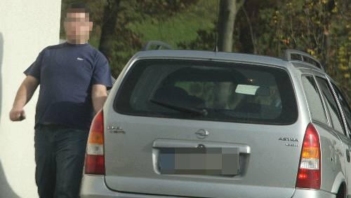 Obwohl er zweimal zu einer Gefängnisstrafe ohne Bewährung verurteilt worden war, durfte der Oberpfälzer Wolfgang M. (26) weiterhin in Freiheit leben. Obwohl er zweimal zu einer Gefängnisstrafe ohne Bewährung verurteilt worden war, durfte der Oberpfälzer Wolfgang M. (26) weiterhin in Freiheit leben.