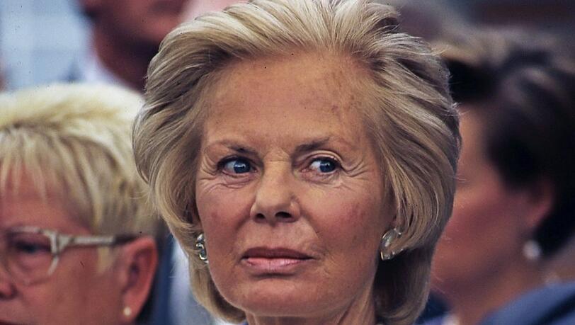 Katharine, Herzogin von Kent, heiratete 1961 in die Königsfamilie ein. 2002 zog sie sich von ihren royalen Aufgaben zurück. Katharine, Herzogin von Kent, heiratete 1961 in die Königsfamilie ein. 2002 zog sie sich von ihren royalen Aufgaben zurück.