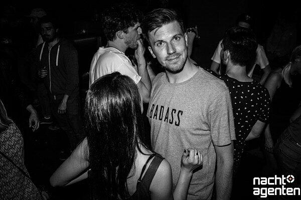 "Worst Behaviour" war das Motto am Samstag im "Crux". Mehr Bilder unter: Tracht und Club - das passt zusammen! Am Dienstag wurde beim "Heimatabend" im "8below" gefeiert. Mehr Bilder unter: www.nachtagenten.de