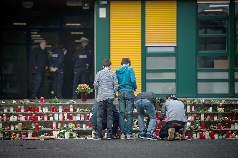 Nach dem Absturz der Germanwings-Maschine in Frankreich: Schüler trauern in Haltern um ihre toten Freunde