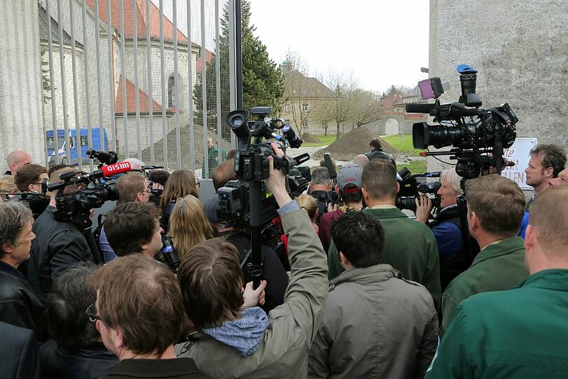 31. März 2014 &ndash; Die Justizvollzugsanstalt Landsberg, wo Hoeneß in einigen Wochen seine Haftstrafe antreten wird, gibt am Medientag Einblick in die Anlage. Das öffentliche Interesse daran ist riesig