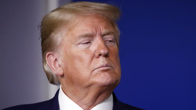 Donald Trump will den "unsichtbaren Feind" abwehren - durch Aussetzung der Einwanderung. Donald Trump will den "unsichtbaren Feind" abwehren - durch Aussetzung der Einwanderung.