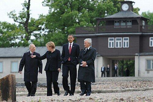 Barack Obama, Angela Merkel, Elie Wiesel (r), und Bertrand Herz