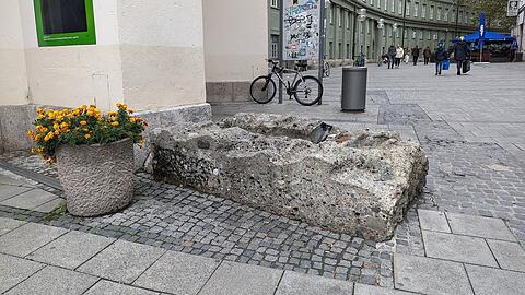 Nicht mehr da: Der Sockel – ganz ohne Waller.