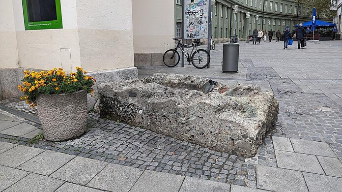 Nicht mehr da: Der Sockel – ganz ohne Waller.