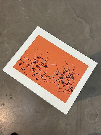 Auch die angesagte Flaka Haliti ist bei der Jahresgaben-Schau dabei - mit der Siebdruckarbeit „Too Tense To Last Forever“ von 2021.