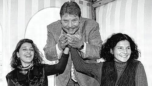 Stets charmant zu hübschen Frauen: Der frühere Löwen-Präsident Karl-Heinz Wildmoser (†) – hier im Jahr 1994. Stets charmant zu hübschen Frauen: Der frühere Löwen-Präsident Karl-Heinz Wildmoser (†) – hier im Jahr 1994.