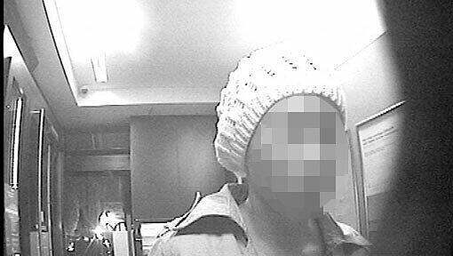 Hier versucht Beata V. am 21. März mit der Karte ihres Opfers Geld abzuheben – das sitzt in diesem Moment gefesselt im Auto. Hier versucht Beata V. am 21. März mit der Karte ihres Opfers Geld abzuheben – das sitzt in diesem Moment gefesselt im Auto.
