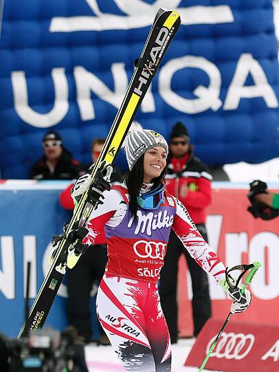 Anna Fenninger könnte zum Start der kommenden Weltcup-Saison im Oktober ihr Comeback geben. Bilder des österreichischen Ski-Stars.