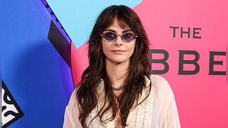 Cara Delevingne ist jetzt nicht nur Model und Schauspielerin sondern auch Musikerin.
