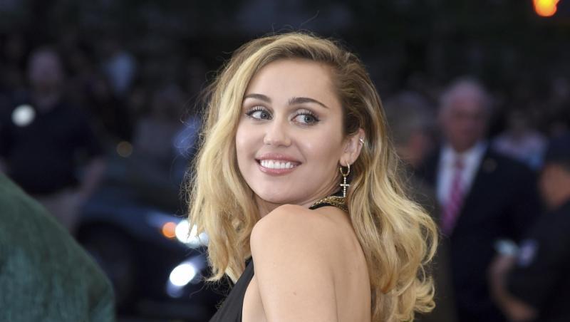 Miley Cyrus ist nicht schwanger. Miley Cyrus ist nicht schwanger.