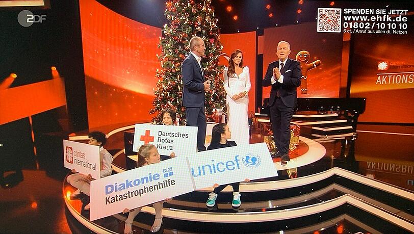 Bei "Ein Herz für Kinder" wurde auf die weltweite politische Lage aufmerksam gemacht. Bei "Ein Herz für Kinder" wurde auf die weltweite politische Lage aufmerksam gemacht.