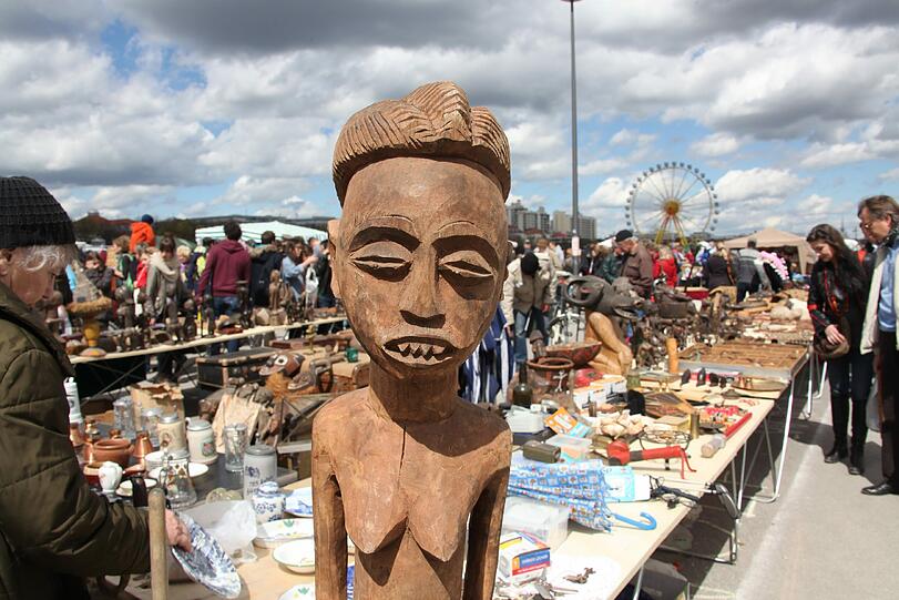 Antikes, Nützliches, Ramsch: Beim größten Flohmarkt Münchens kommen Sammler genauso auf ihre Kosten wie Trödel-Laien. Die besten Bilder von der Theresienwiese.