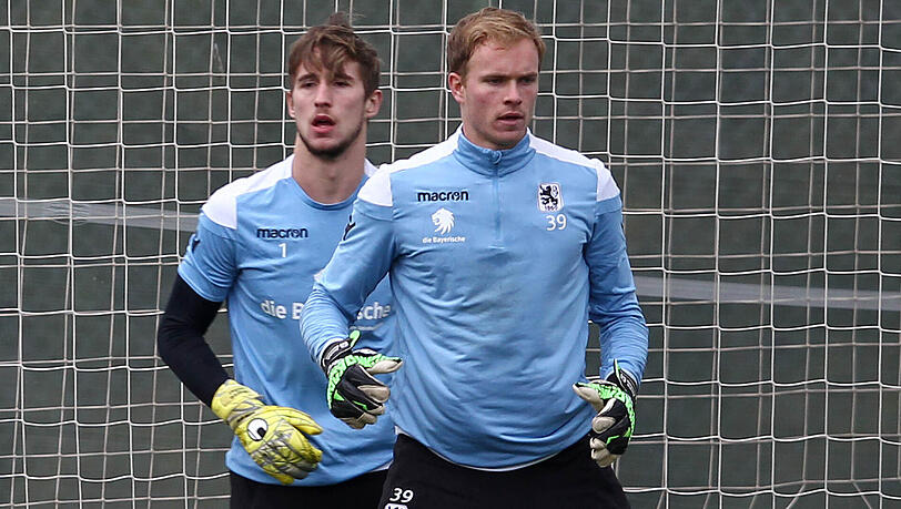 Zwei Männer, ein Ziel: Zwischen dem bisherigen Stammkeeper Marco Hiller (links) und Hendrik Bonmann ist der Kampf um den Platz im Löwen-Käfig entbrannt. Zwei Männer, ein Ziel: Zwischen dem bisherigen Stammkeeper Marco Hiller (links) und Hendrik Bonmann ist der Kampf um den Platz im Löwen-Käfig entbrannt.