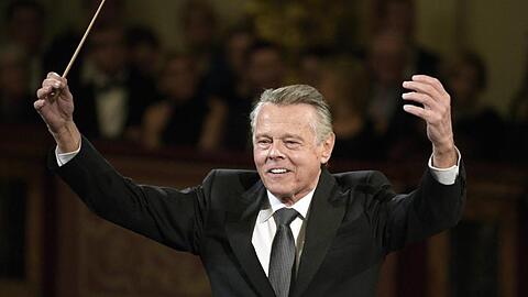 Mariss Jansons beim Dirigieren. Foto: Hans Punz/APA/dpa/Archivbild