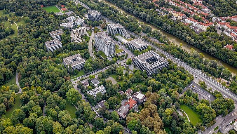 Der Tucherpark zwischen Isar und Englischem Garten ist bislang für die meisten nicht zugänglich. Das soll sich ändern. Es könnte eine neue Surferwelle geschaffen werden.